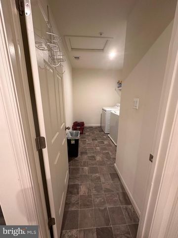 1113 GATEWAY PARK CT, District Heights, MD 20747