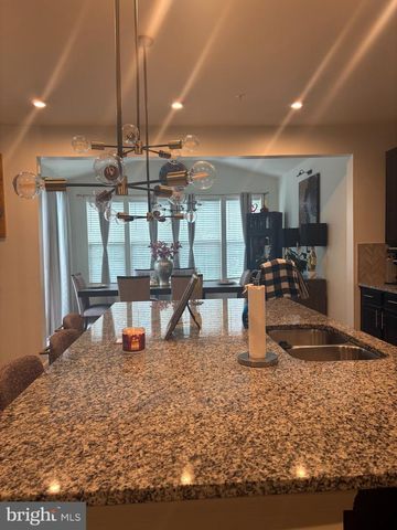 1113 GATEWAY PARK CT, District Heights, MD 20747