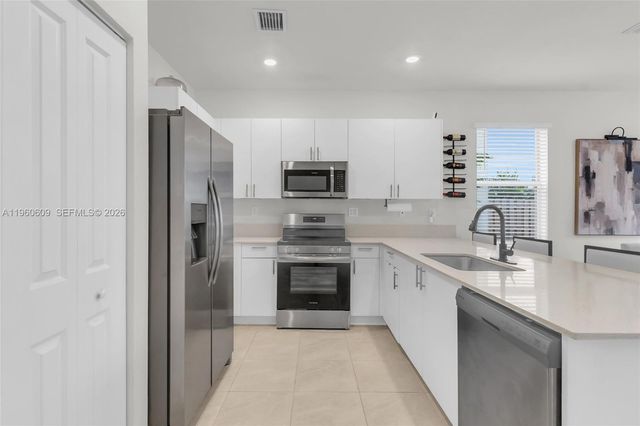 16264 SW 292nd St, Homestead, FL 33033