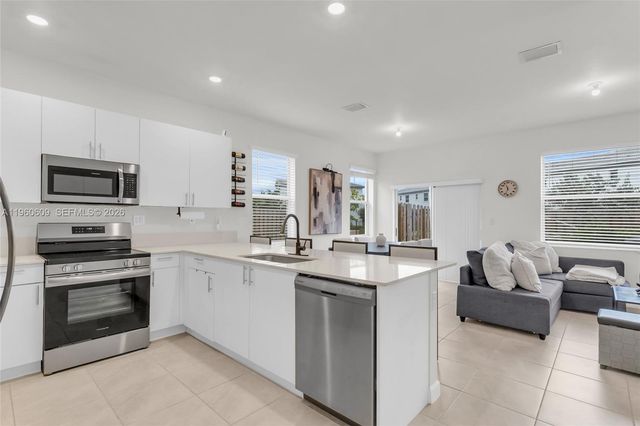 16264 SW 292nd St, Homestead, FL 33033