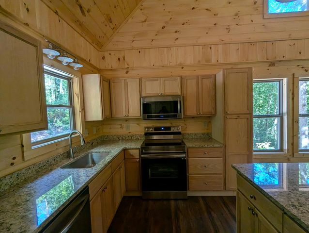 5860 Old Bucktown Road, Ellijay, GA 30536