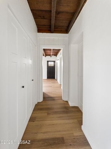 720 W Paris Promenade, Tucson, AZ 85705