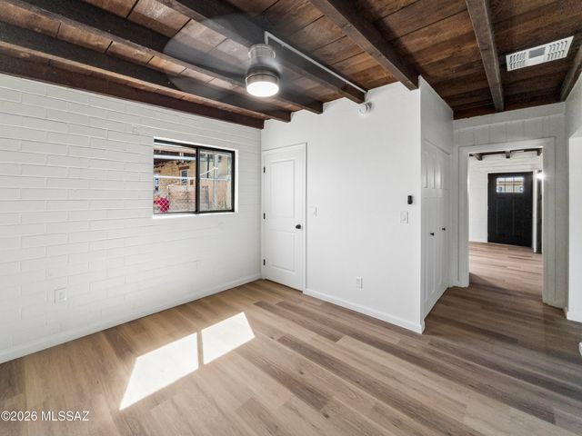 720 W Paris Promenade, Tucson, AZ 85705