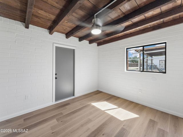 720 W Paris Promenade, Tucson, AZ 85705