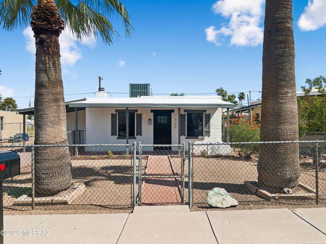 720 W Paris Promenade, Tucson, AZ 85705
