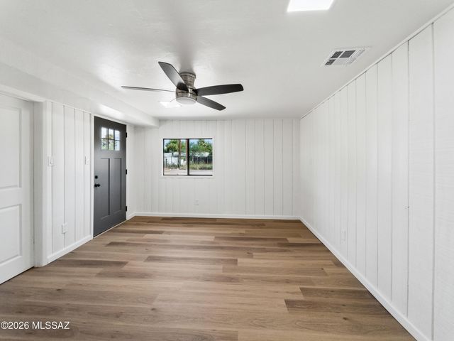 720 W Paris Promenade, Tucson, AZ 85705