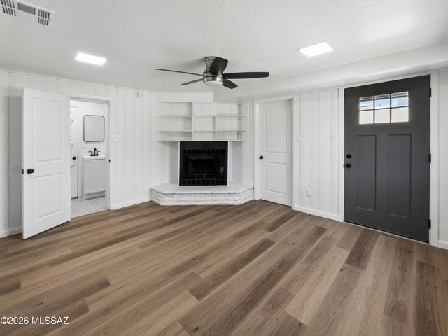720 W Paris Promenade, Tucson, AZ 85705