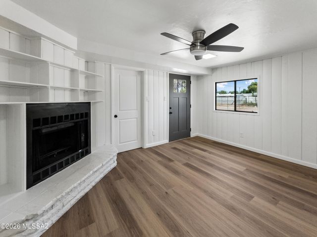 720 W Paris Promenade, Tucson, AZ 85705