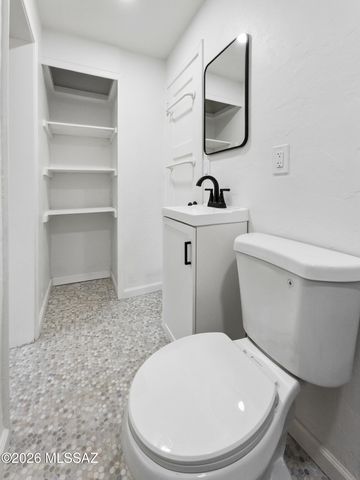 720 W Paris Promenade, Tucson, AZ 85705