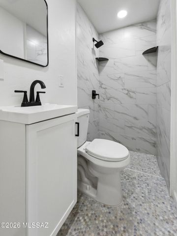 720 W Paris Promenade, Tucson, AZ 85705