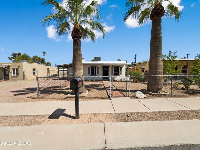 720 W Paris Promenade, Tucson, AZ 85705