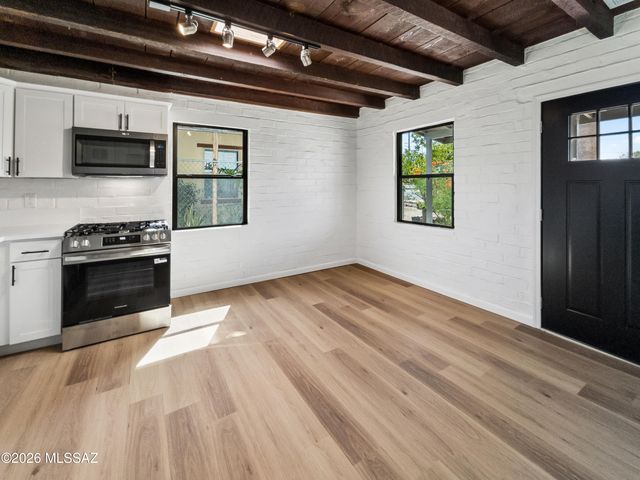 720 W Paris Promenade, Tucson, AZ 85705