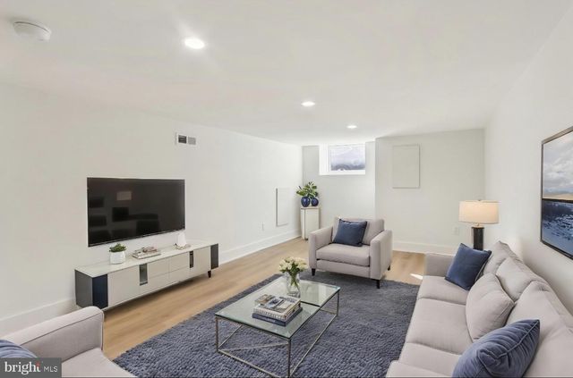 2441 S CLARION ST, Philadelphia, PA 19148