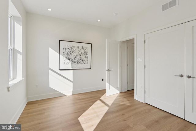 2441 S CLARION ST, Philadelphia, PA 19148