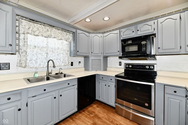 980 Broadway Drive N, Plainfield, IN 46168