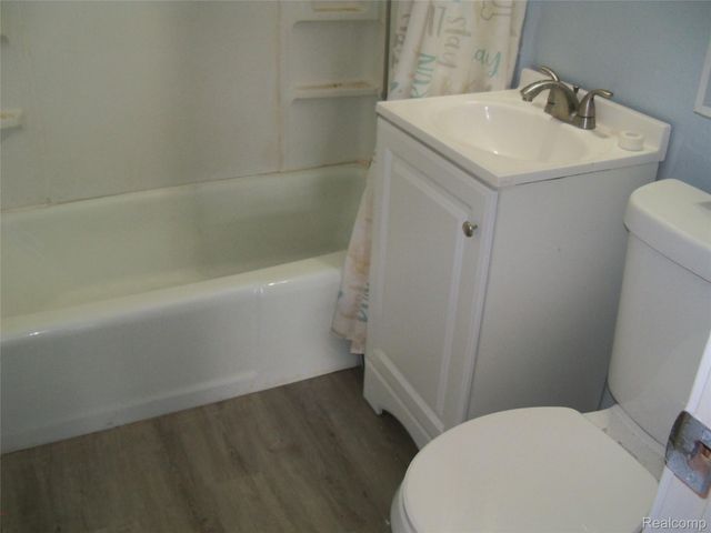 413 E Hemphill Road, Flint, MI 48507