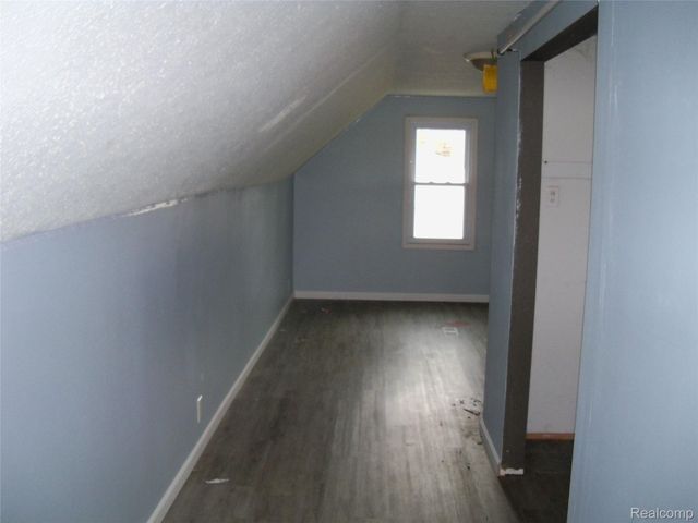 413 E Hemphill Road, Flint, MI 48507
