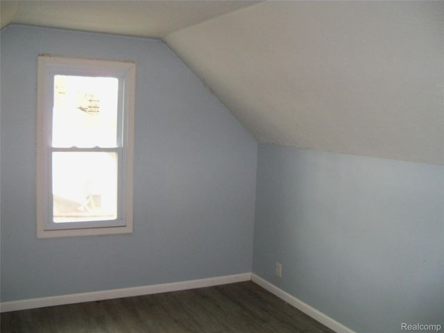 413 E Hemphill Road, Flint, MI 48507