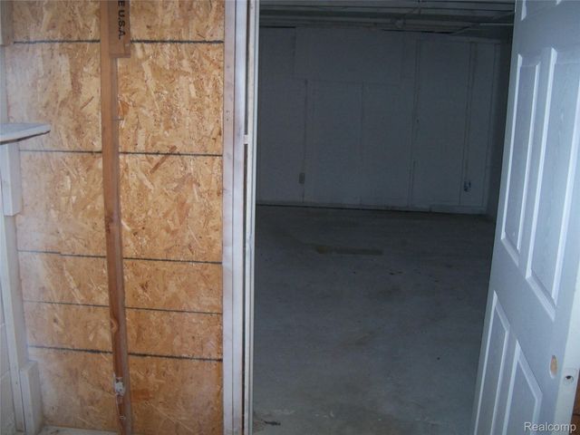 413 E Hemphill Road, Flint, MI 48507