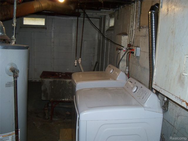 413 E Hemphill Road, Flint, MI 48507