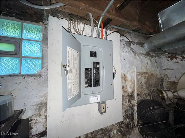 2455 W 7th Street, Cleveland, OH 44113