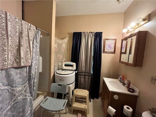 2455 W 7th Street, Cleveland, OH 44113