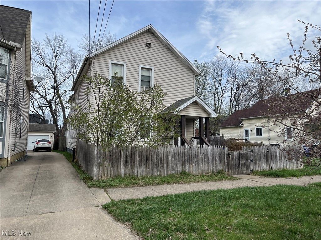 2455 W 7th Street, Cleveland, OH 44113