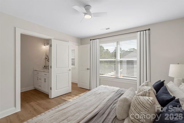 1117 Wonder Way, Charlotte, NC 28208