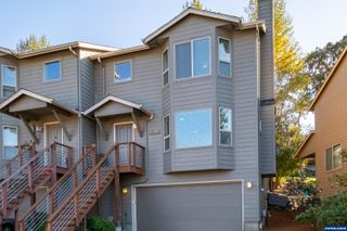 1274 Westbrook Dr NW, Salem, OR 97304