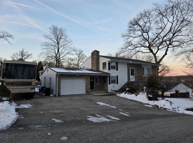 17 Rhode Island Avenue, Johnston, RI 02919