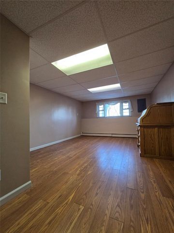 17 Rhode Island Avenue, Johnston, RI 02919