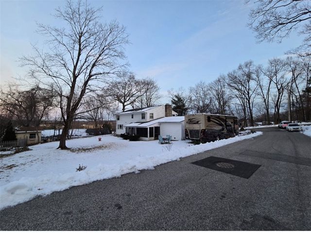 17 Rhode Island Avenue, Johnston, RI 02919