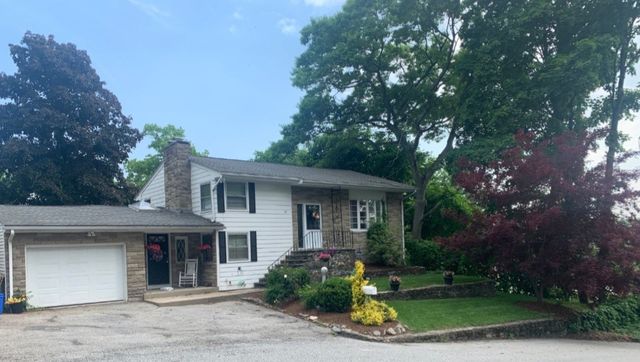 17 Rhode Island Avenue, Johnston, RI 02919