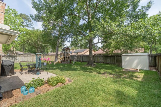 2043 Fir Springs Drive, Kingwood, TX 77339