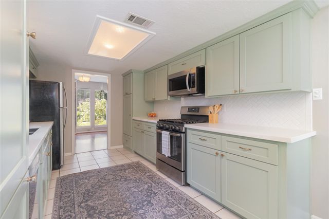 2043 Fir Springs Drive, Kingwood, TX 77339
