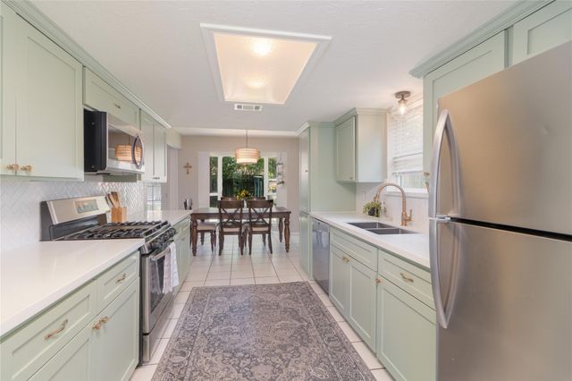 2043 Fir Springs Drive, Kingwood, TX 77339