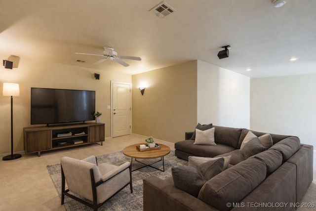 2325 W Lowry Road, Claremore, OK 74017