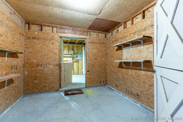 2325 W Lowry Road, Claremore, OK 74017