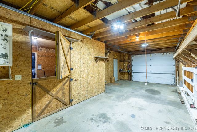 2325 W Lowry Road, Claremore, OK 74017