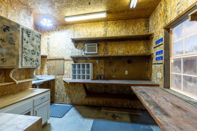 2325 W Lowry Road, Claremore, OK 74017