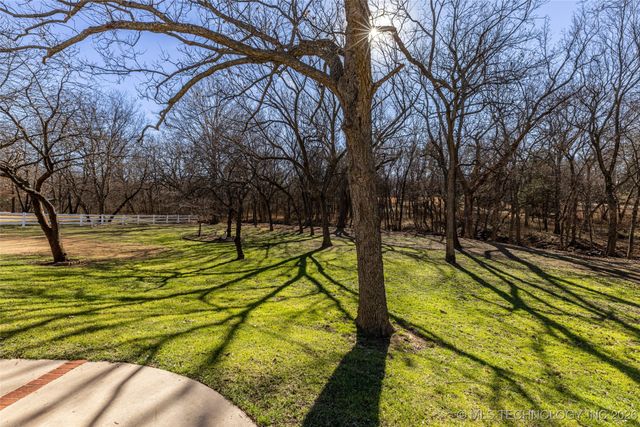 2325 W Lowry Road, Claremore, OK 74017