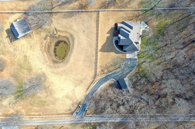 2325 W Lowry Road, Claremore, OK 74017