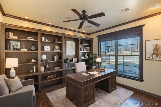 2325 W Lowry Road, Claremore, OK 74017