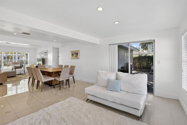 4441 NE 17th Ave, Oakland Park, FL 33334