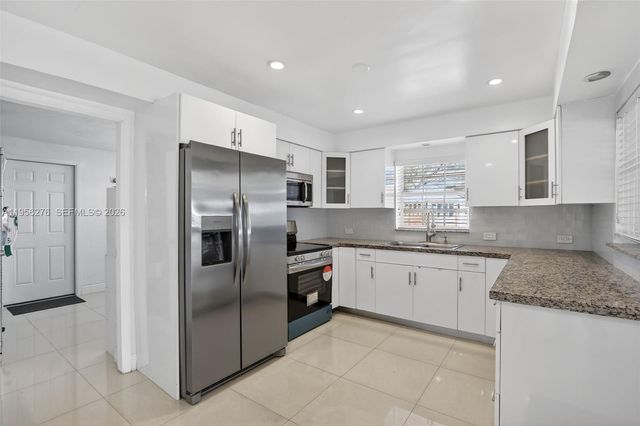 4441 NE 17th Ave, Oakland Park, FL 33334