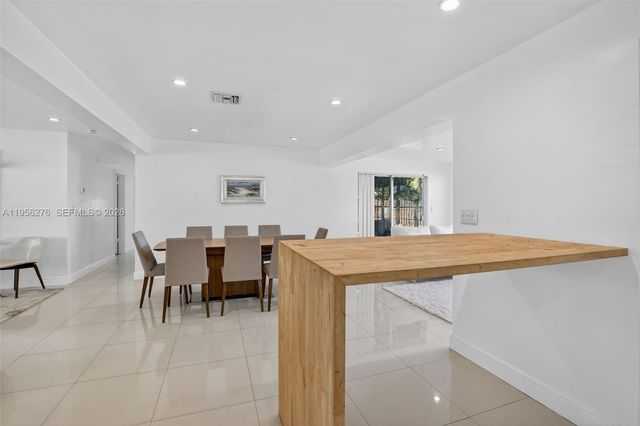 4441 NE 17th Ave, Oakland Park, FL 33334