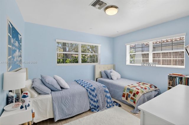 4441 NE 17th Ave, Oakland Park, FL 33334