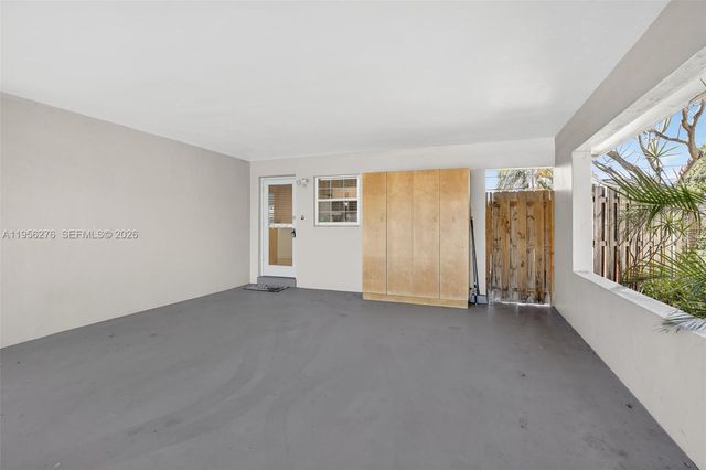 4441 NE 17th Ave, Oakland Park, FL 33334