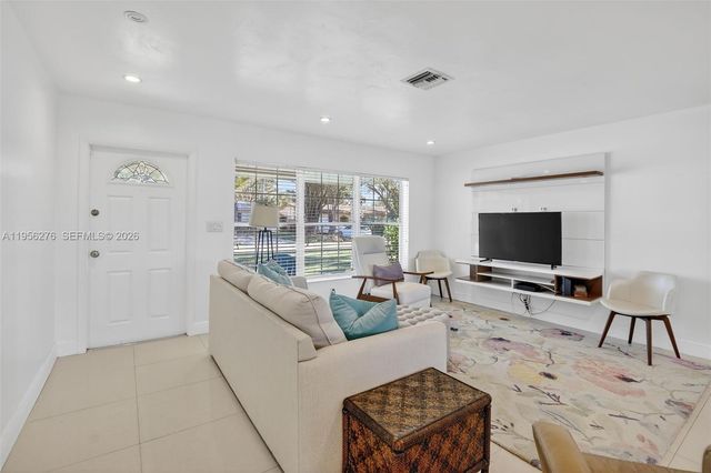 4441 NE 17th Ave, Oakland Park, FL 33334