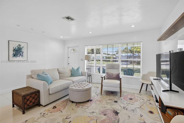 4441 NE 17th Ave, Oakland Park, FL 33334